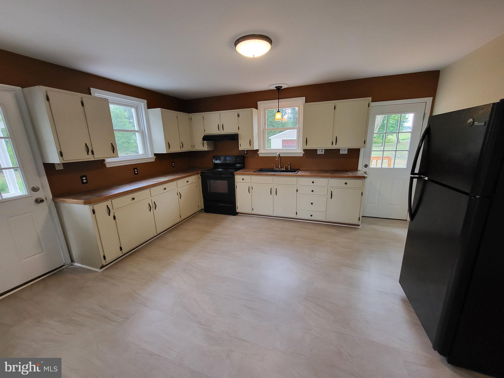 228 Warm Spring Road Chambersburg, PA 17202 - Photo 8 of 19
