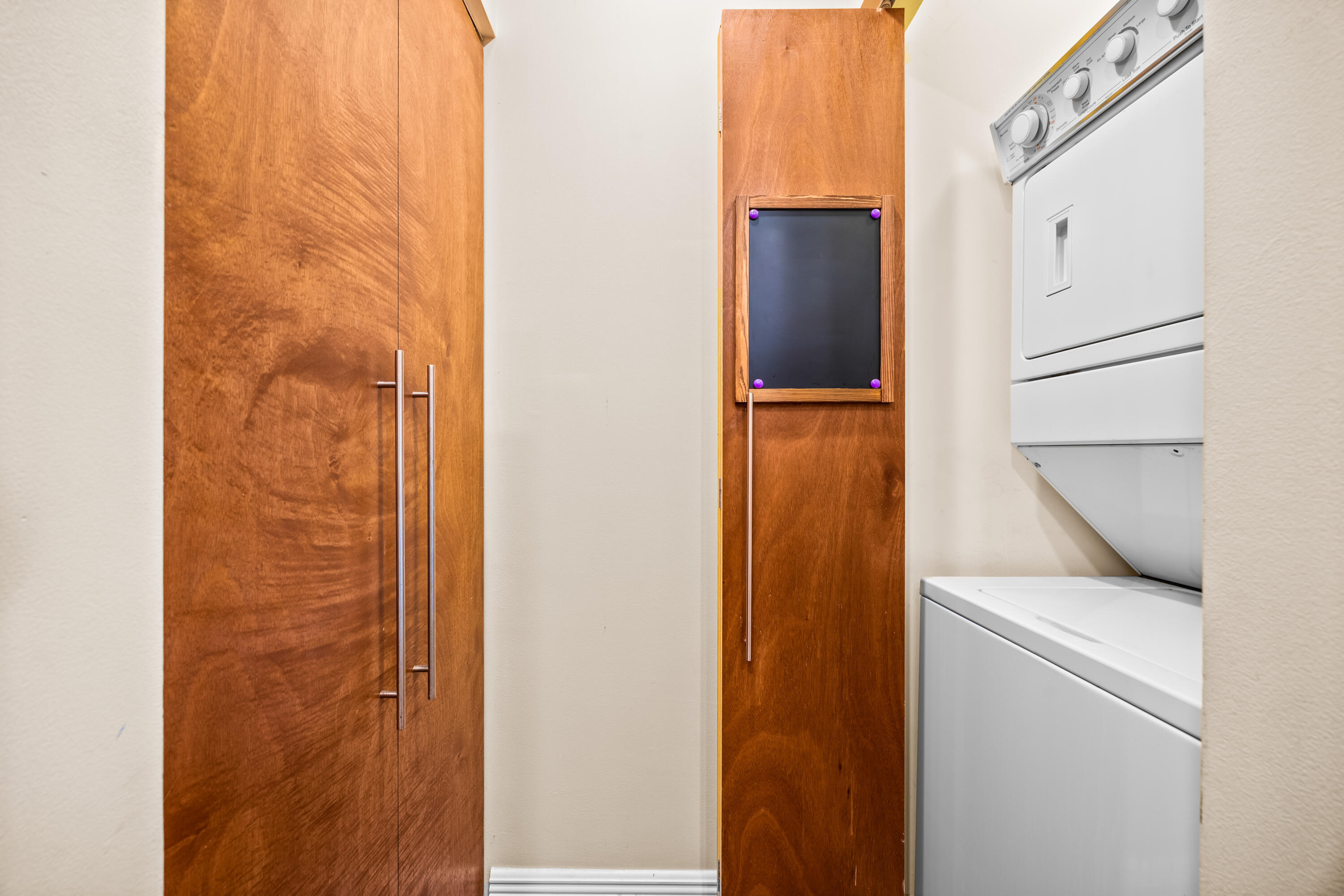 550 South Park Road, Unit 318 Hollywood, FL 33021 - Photo 10 of 27 a utility room with dryer and washer