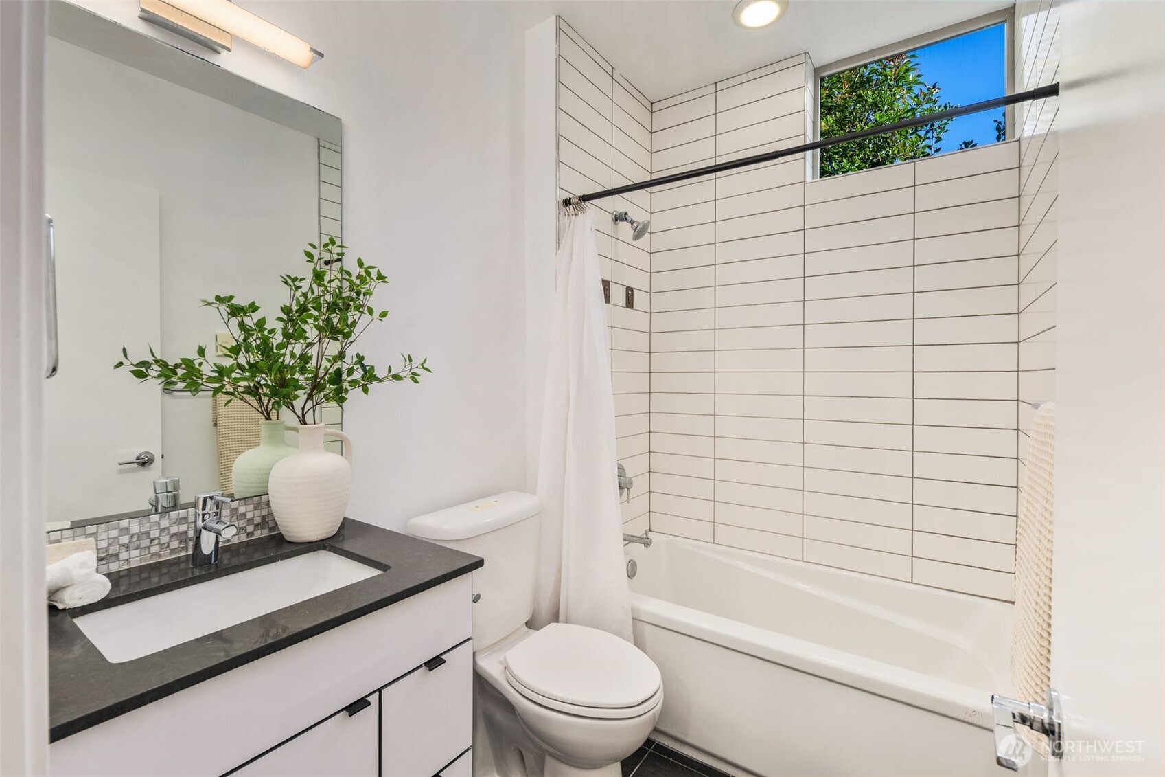 721 26th Avenue South, Unit B Seattle, WA 98144 - Photo 17 of 38