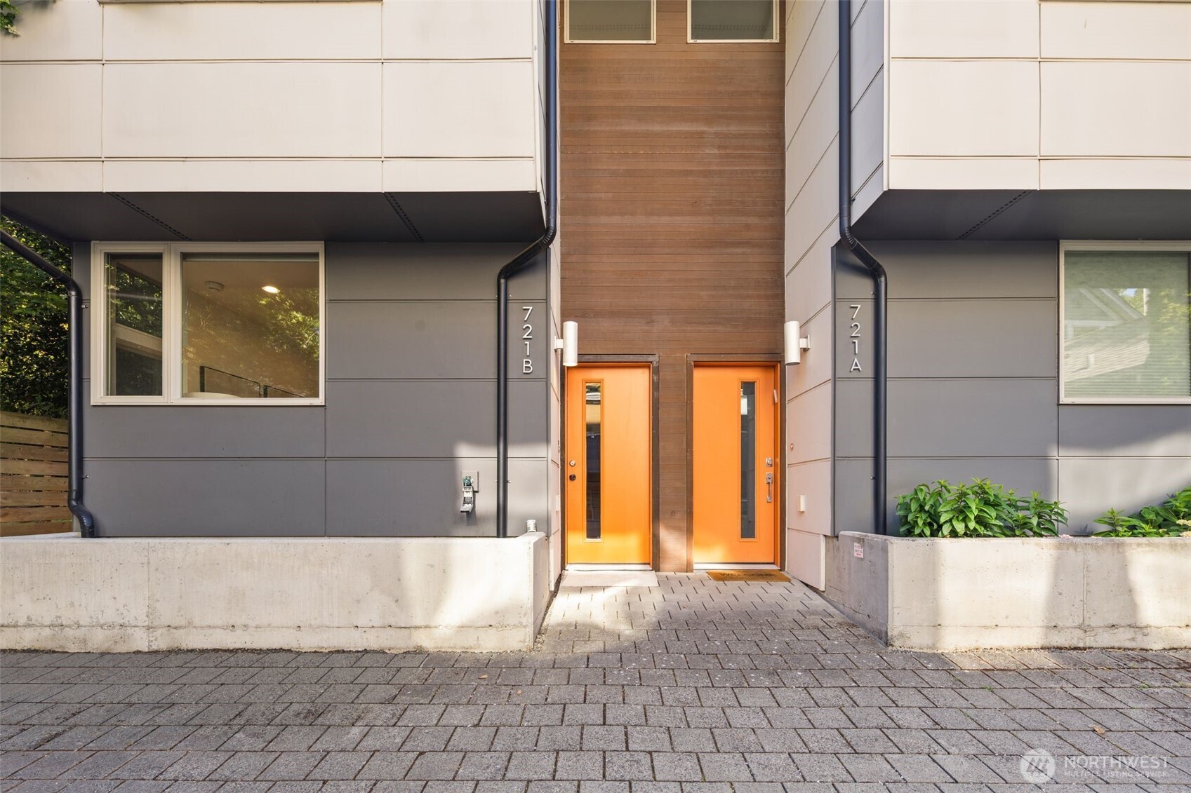 721 26th Avenue South, Unit B Seattle, WA 98144 - Photo 3 of 38