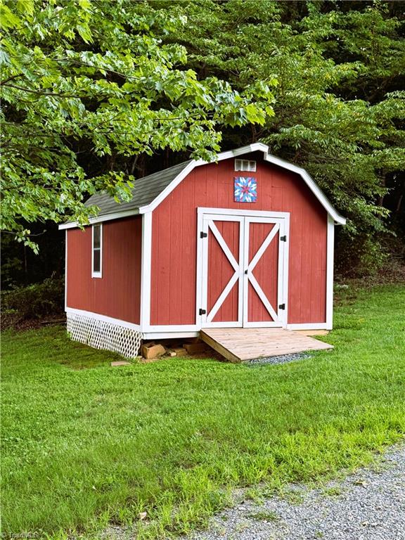 1094 Traphill Union Road Traphill, NC 28685 - Photo 15 of 30 Gallery Image 15
