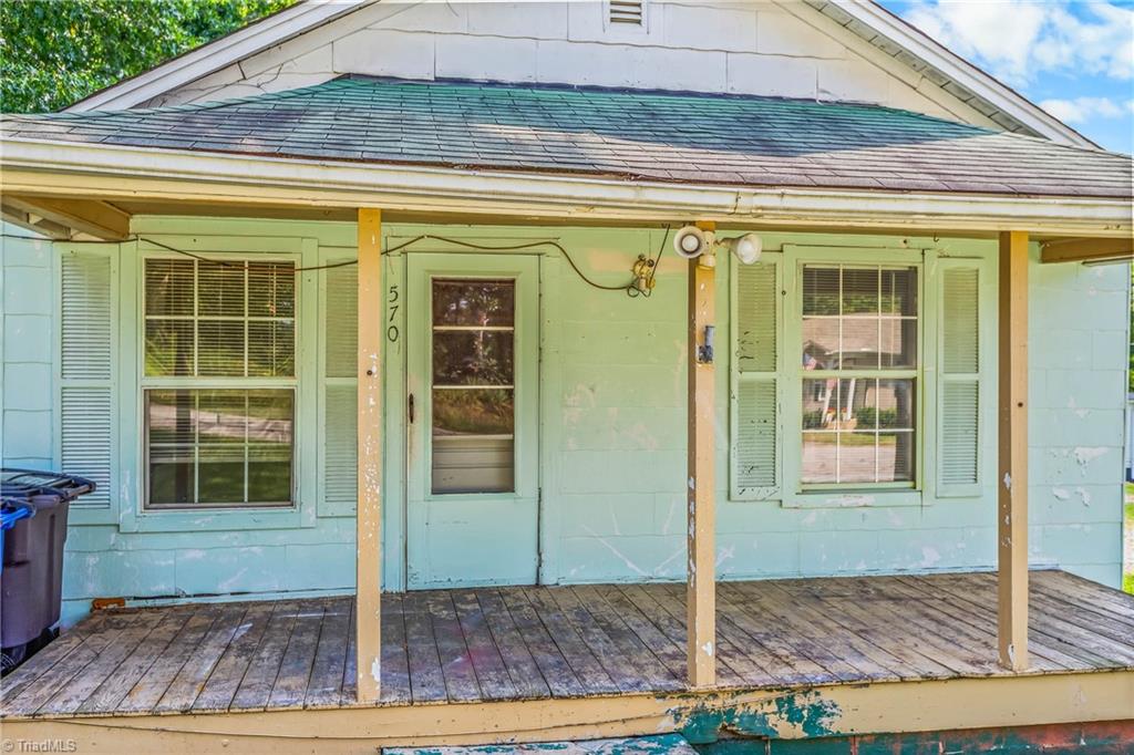 570 Mission Road Winston-Salem, NC 27103 - Photo 4 of 25 Gallery Image 4