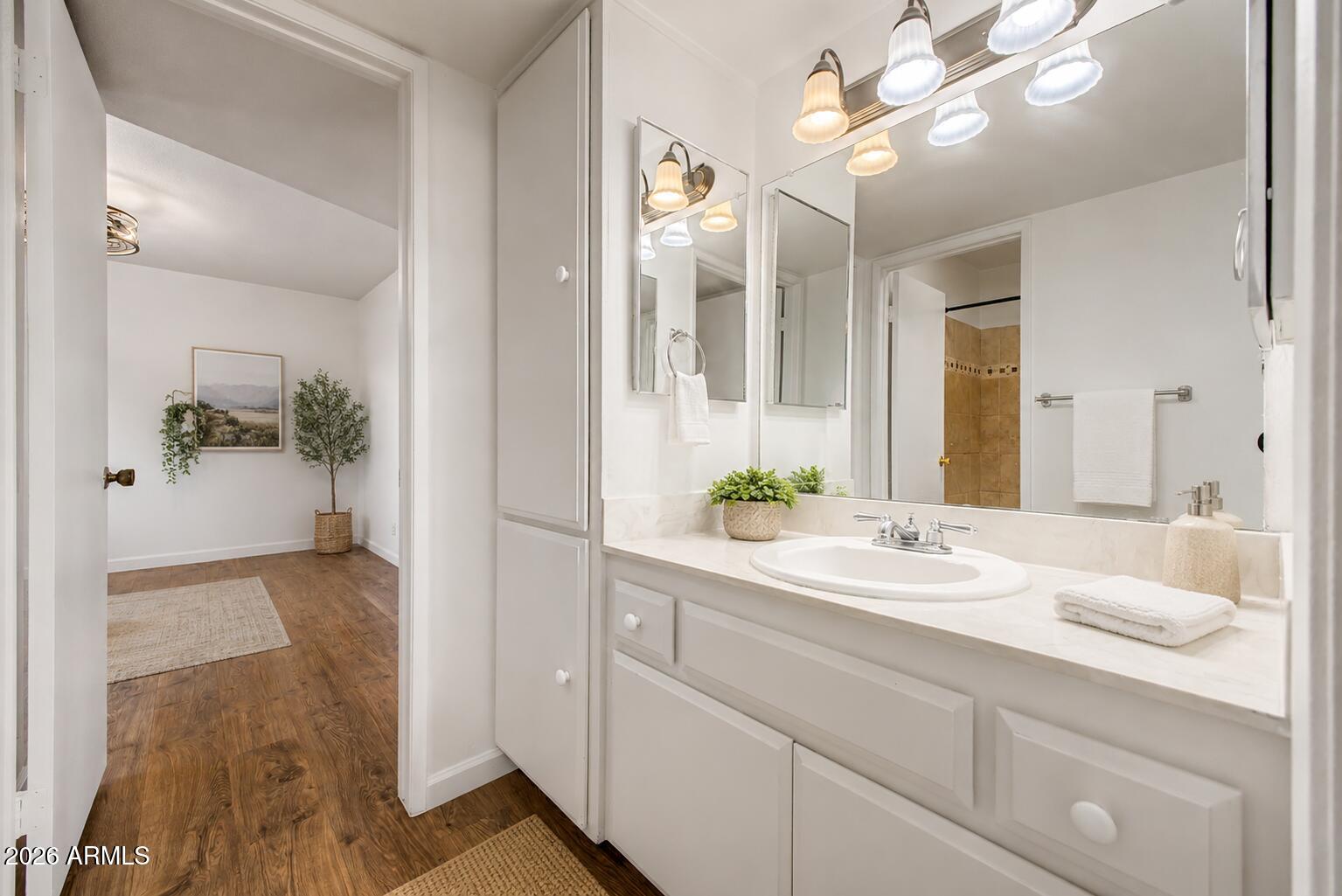 5525 East Thomas Road, Unit R13 Phoenix, AZ 85018 - Photo 12 of 30 staged bathroom shot