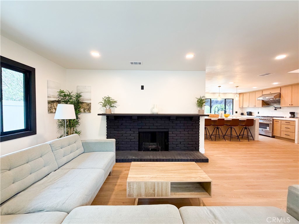 3059 North Butterfield Road Orange, CA 92865 - Photo 5 of 23