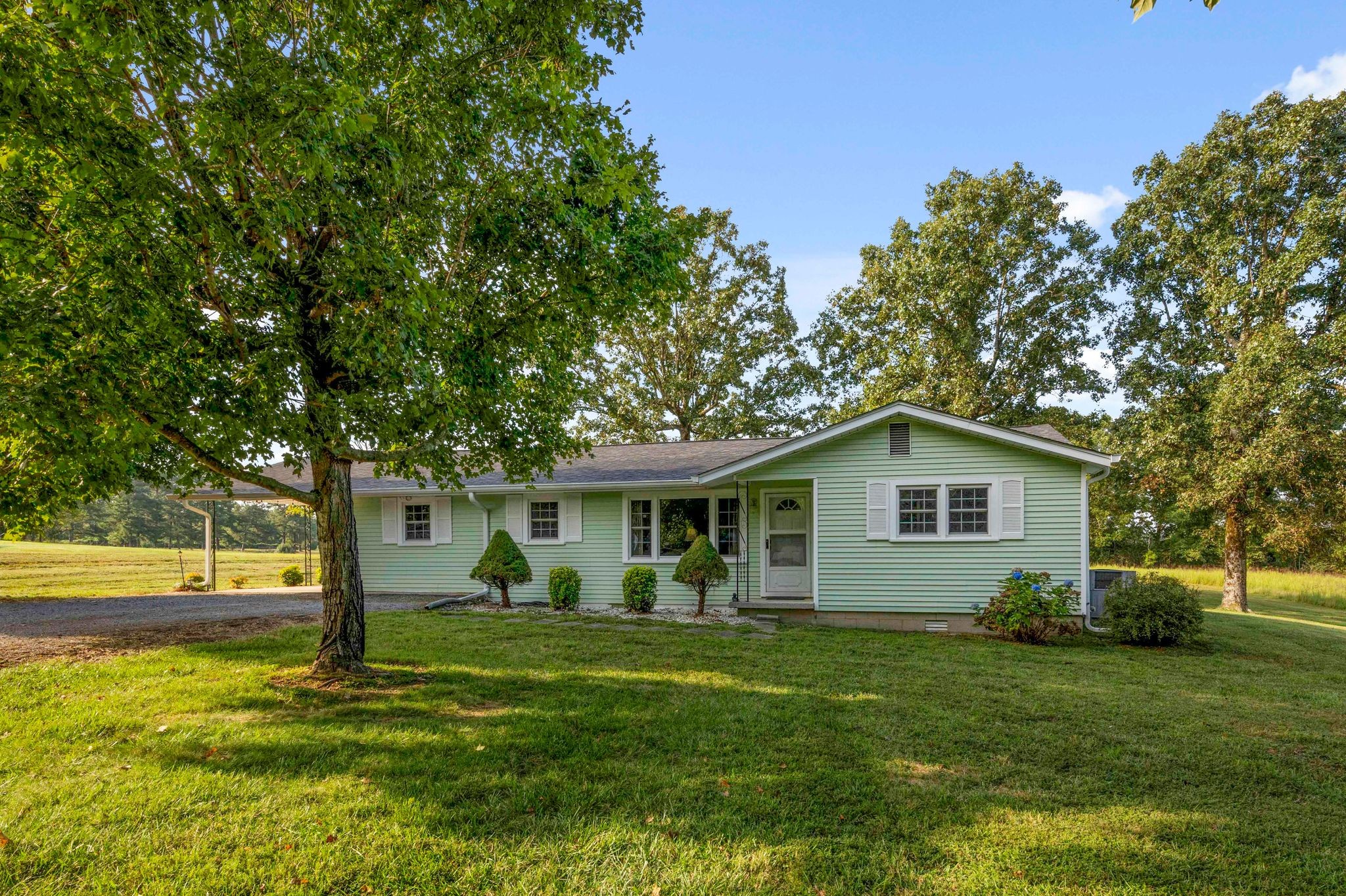 1235 Yellow Creek Road Dickson, TN 37055 - Photo 3 of 22 Gallery Image 3