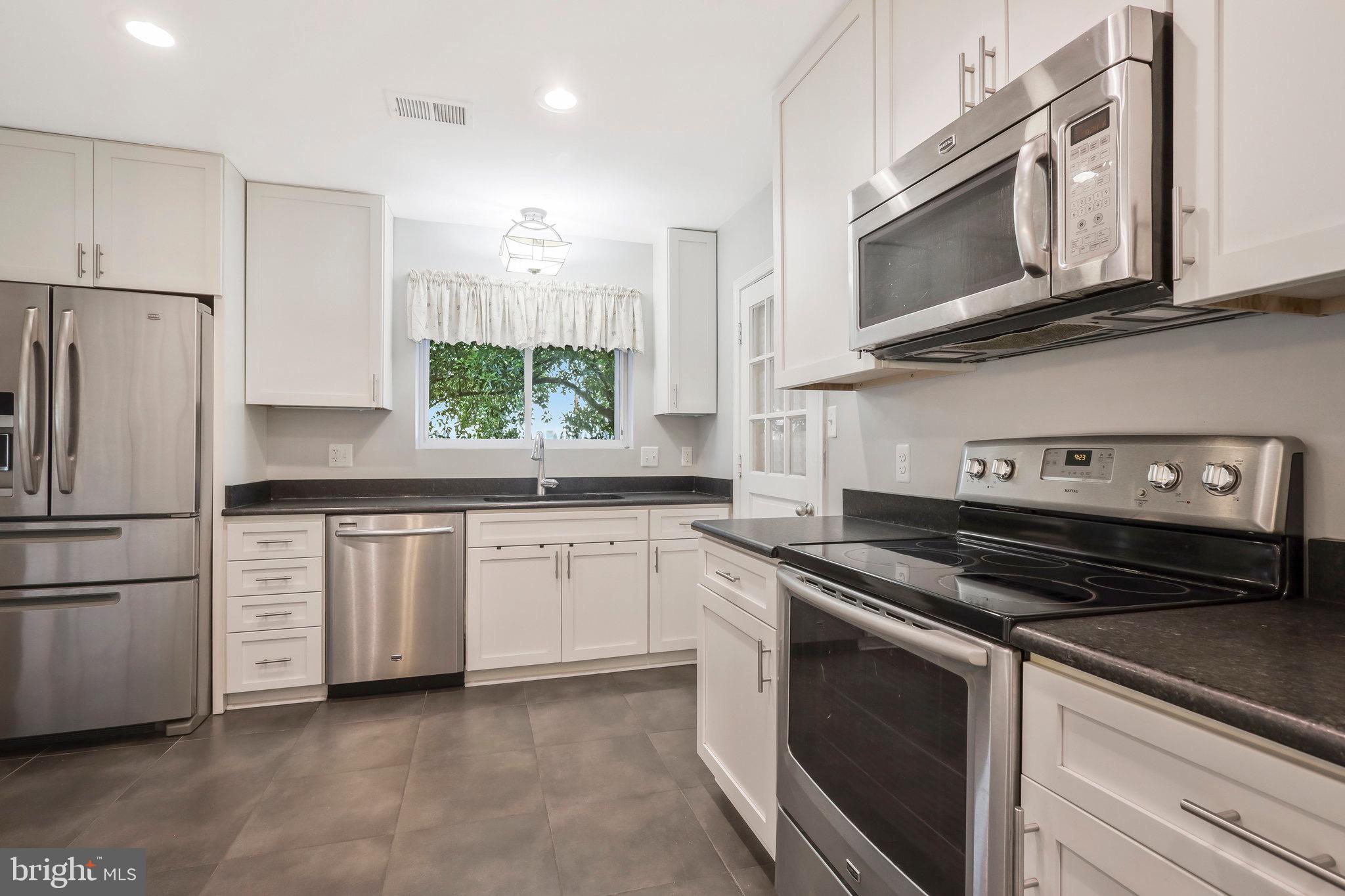 8001 Fort Hunt Road Alexandria, VA 22308 - Photo 13 of 46 Gallery Image 13