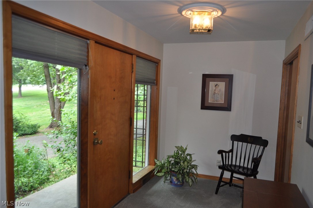 3060 Dresden Road Zanesville, OH 43701 - Photo 17 of 34 View of entryway