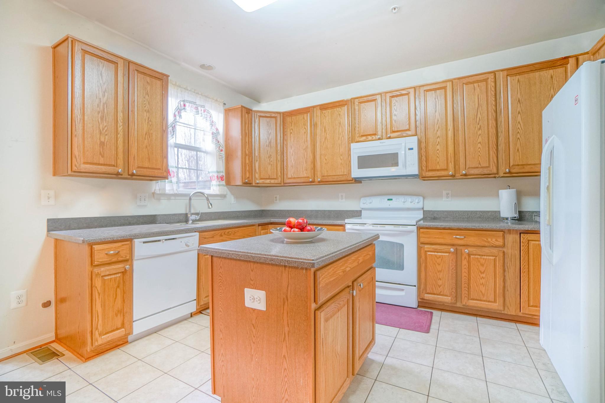 667 Tivoli Road Frederick, MD 21703 - Photo 6 of 36