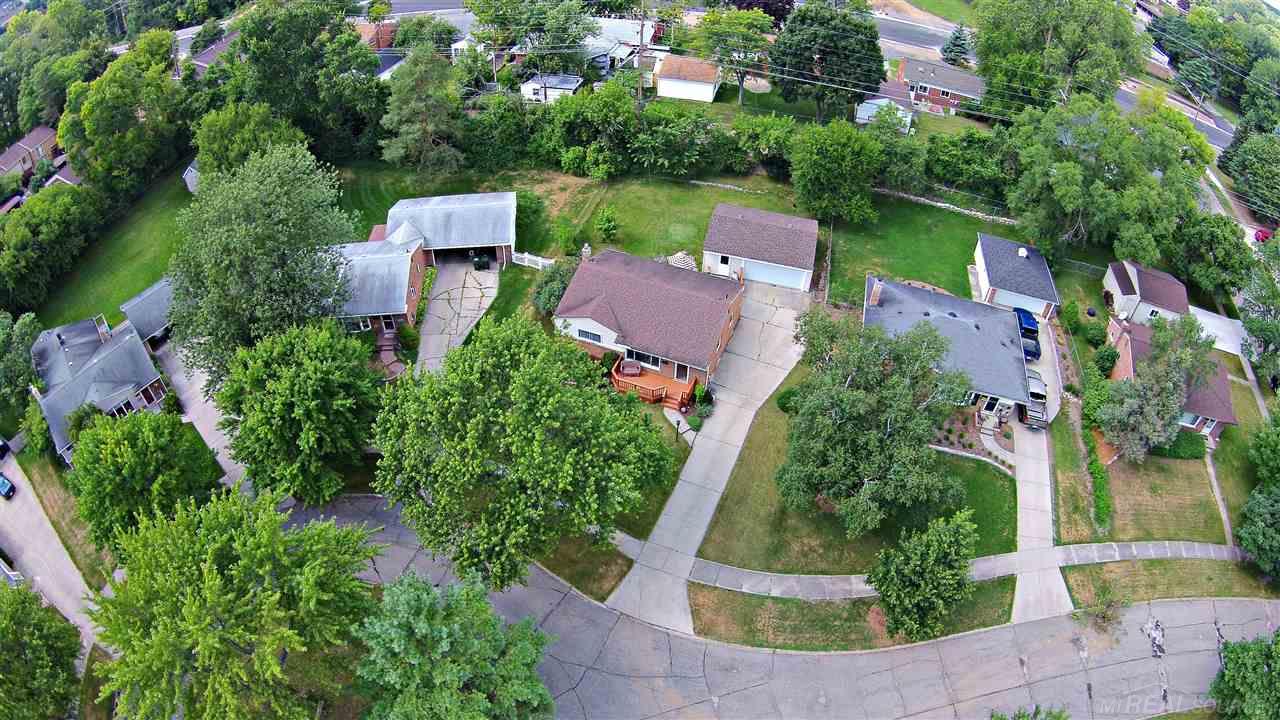 481 Thalia Avenue Rochester Hills, MI 48307 - Photo 2 of 24