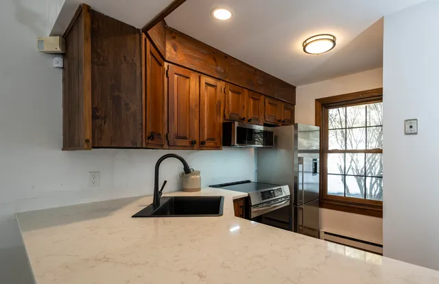 $345,000 | 291 Sugar Hill Lane, Unit 1B, Hartford, VT 05059