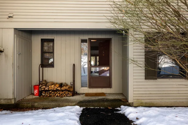 $345,000 | 291 Sugar Hill Lane, Unit 1B, Hartford, VT 05059