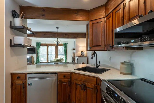 $345,000 | 291 Sugar Hill Lane, Unit 1B, Hartford, VT 05059