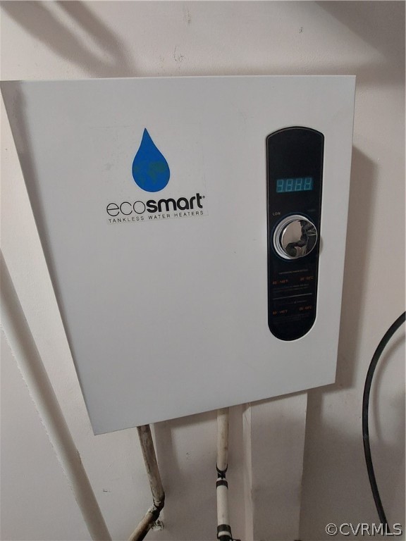 3717 Pfost Avenue Prince George, VA 23875 - Photo 29 of 39 a close view of washer and dryer