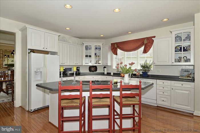 601 Hawkshead Road Lutherville-Timonium, MD 21093 - Photo 20 of 30 KITCHEN