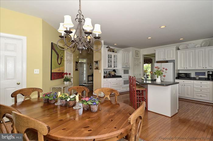 601 Hawkshead Road Lutherville-Timonium, MD 21093 - Photo 3 of 30 Interior (General)