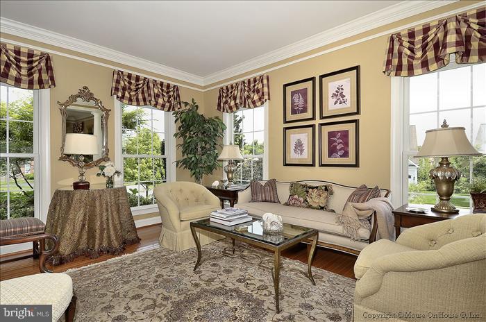 601 Hawkshead Road Lutherville-Timonium, MD 21093 - Photo 25 of 30 LIVING ROOM
