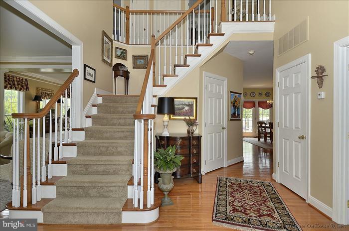 601 Hawkshead Road Lutherville-Timonium, MD 21093 - Photo 9 of 30 FOYER