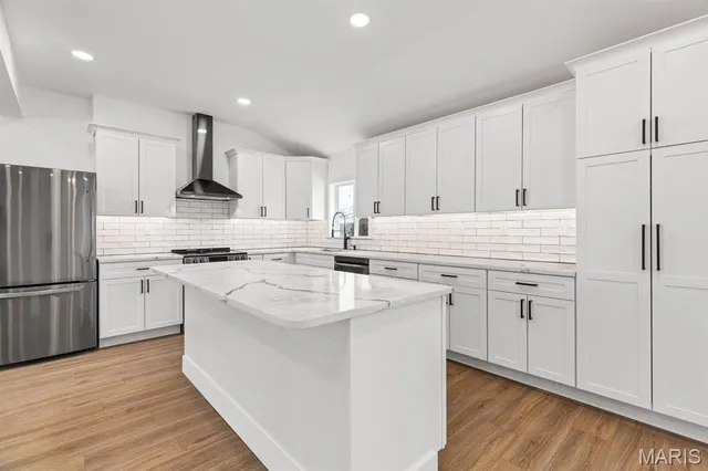 $375,000 | 108 Maple Lane, Ballwin, MO 63011