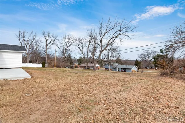 $375,000 | 108 Maple Lane, Ballwin, MO 63011