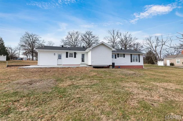 $375,000 | 108 Maple Lane, Ballwin, MO 63011