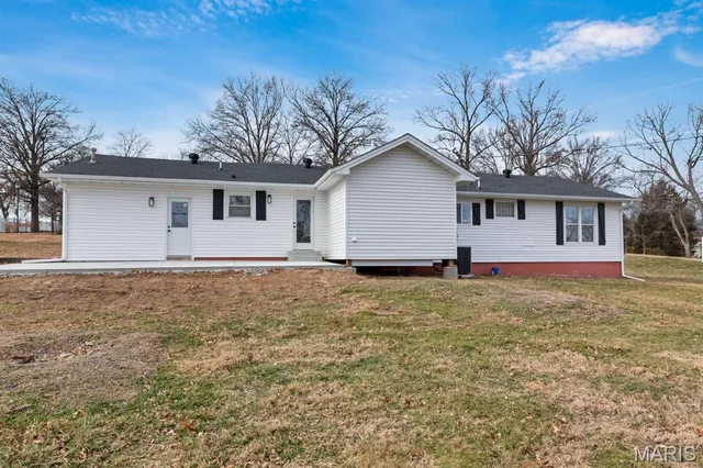 $375,000 | 108 Maple Lane, Ballwin, MO 63011