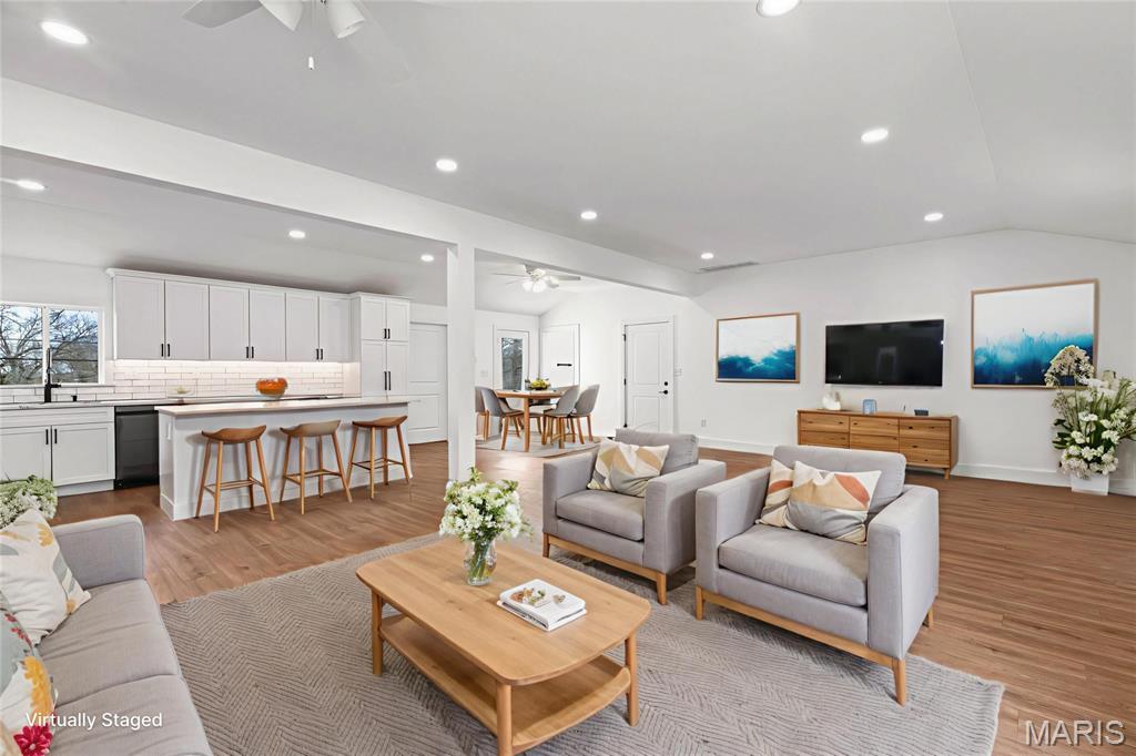 108 Maple Lane Ballwin, MO 63011 - Photo 5 of 34