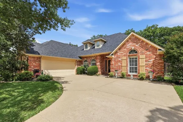 $450,000 | 3600 Chateaux Lane, Hurst, TX 76054