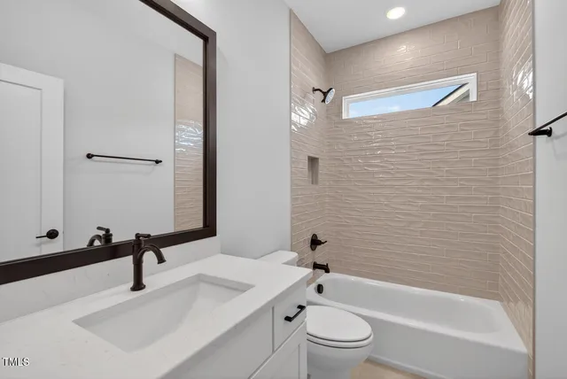 $1,100,000 | 118 Sanderway Drive, Chapel Hill, NC 27516