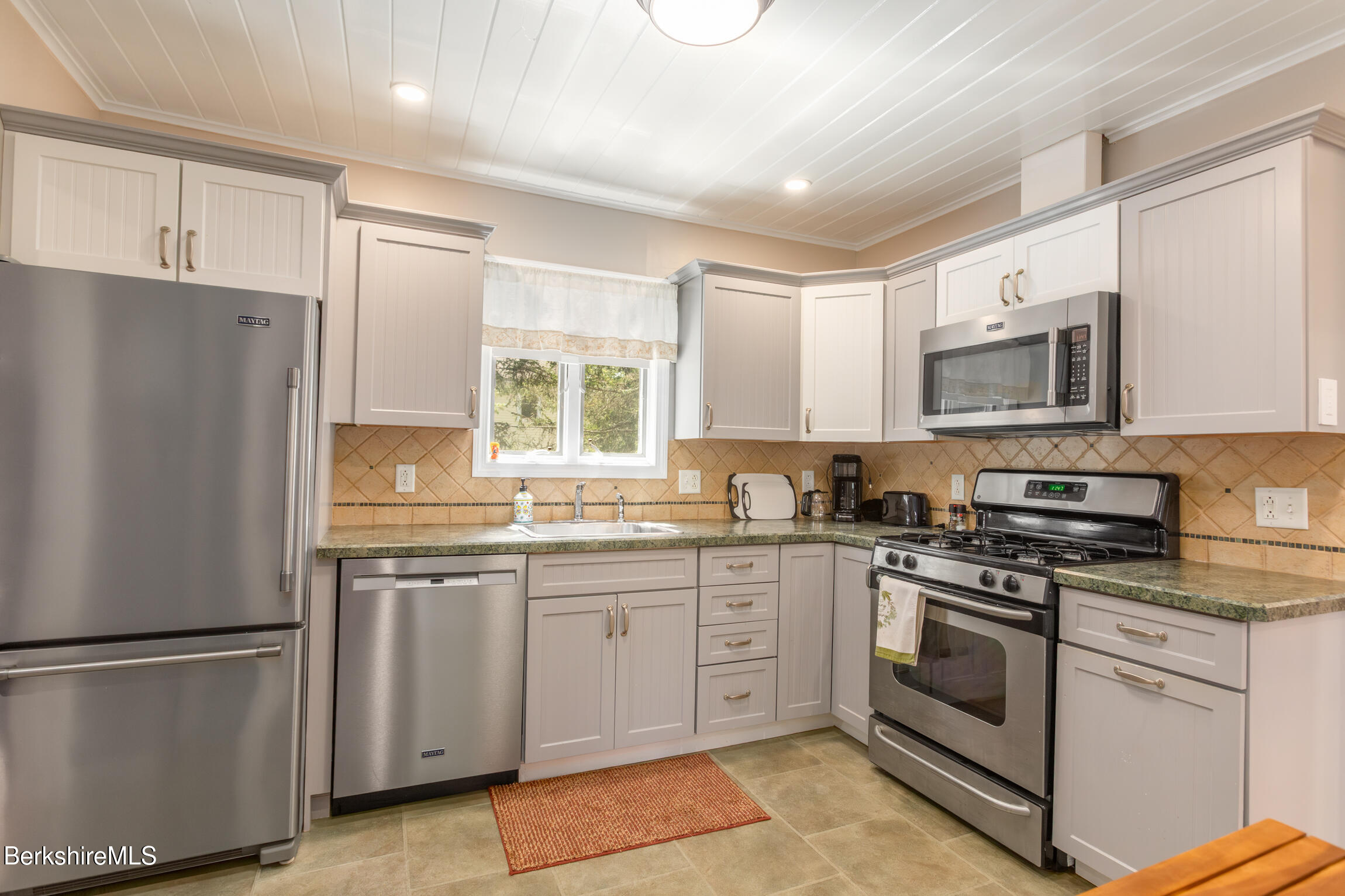 561 Pecks Road Pittsfield, MA 01201 - Photo 19 of 32 Kitchen
