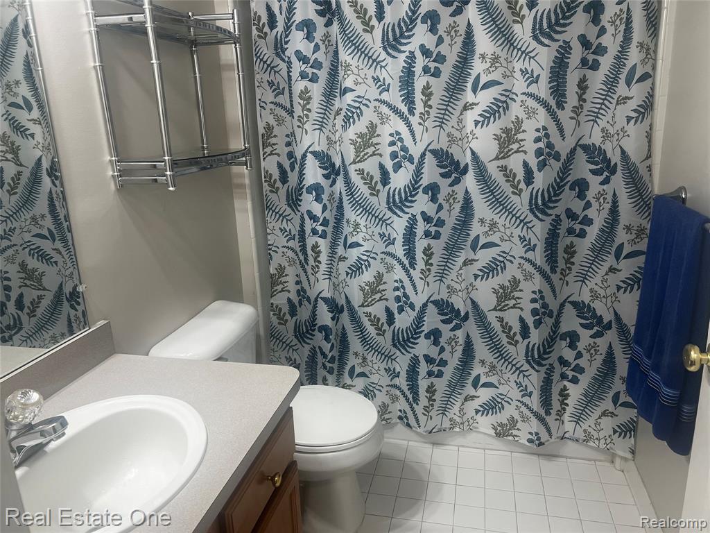 20656 Dunham Road Clinton Township, MI 48038 - Photo 26 of 36