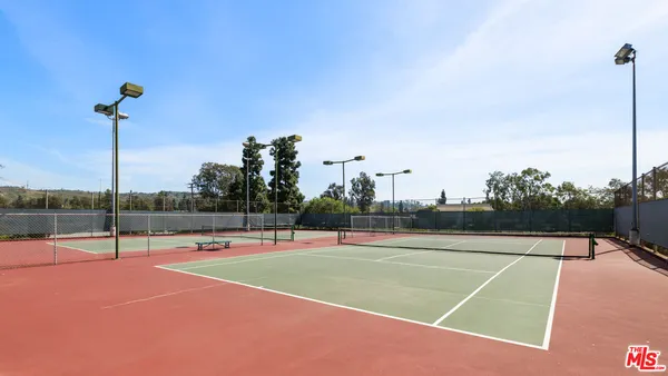 $695,000 | 4900 Overland Avenue, Unit 312, Culver City, CA 90230