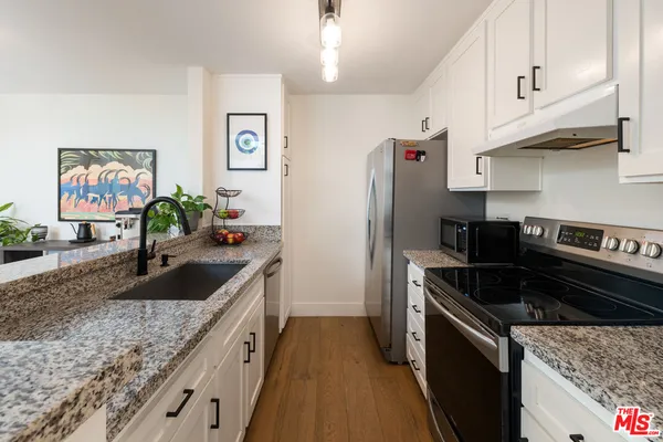 $695,000 | 4900 Overland Avenue, Unit 312, Culver City, CA 90230