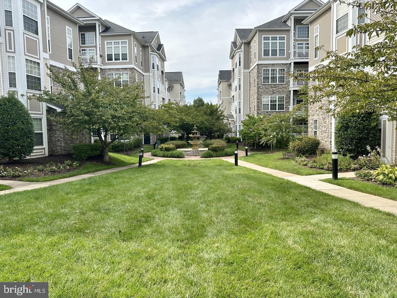 504 Sunset View Terrace Southeast, Unit 301 Leesburg, VA 20175 - Photo 25 of 57