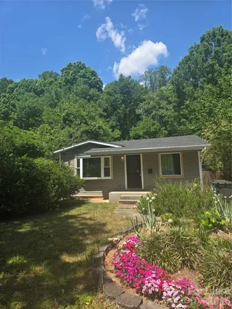 $1,800 | 3837 Ironwood Street, Charlotte, NC 28206