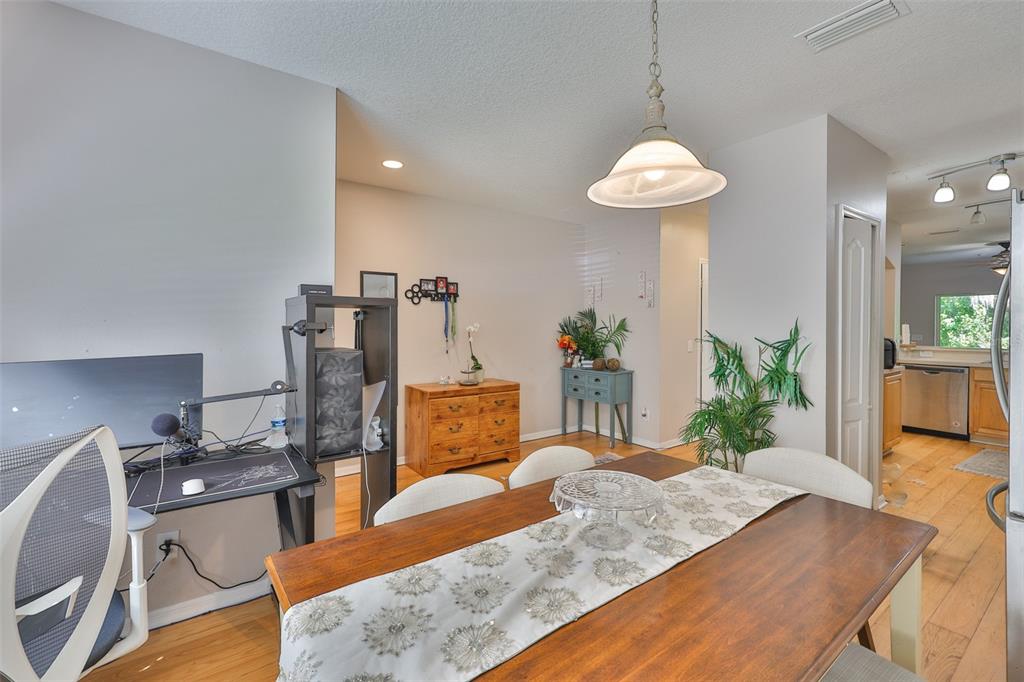 5717 Fishhawk Ridge Drive Lithia, FL 33547 - Photo 4 of 52