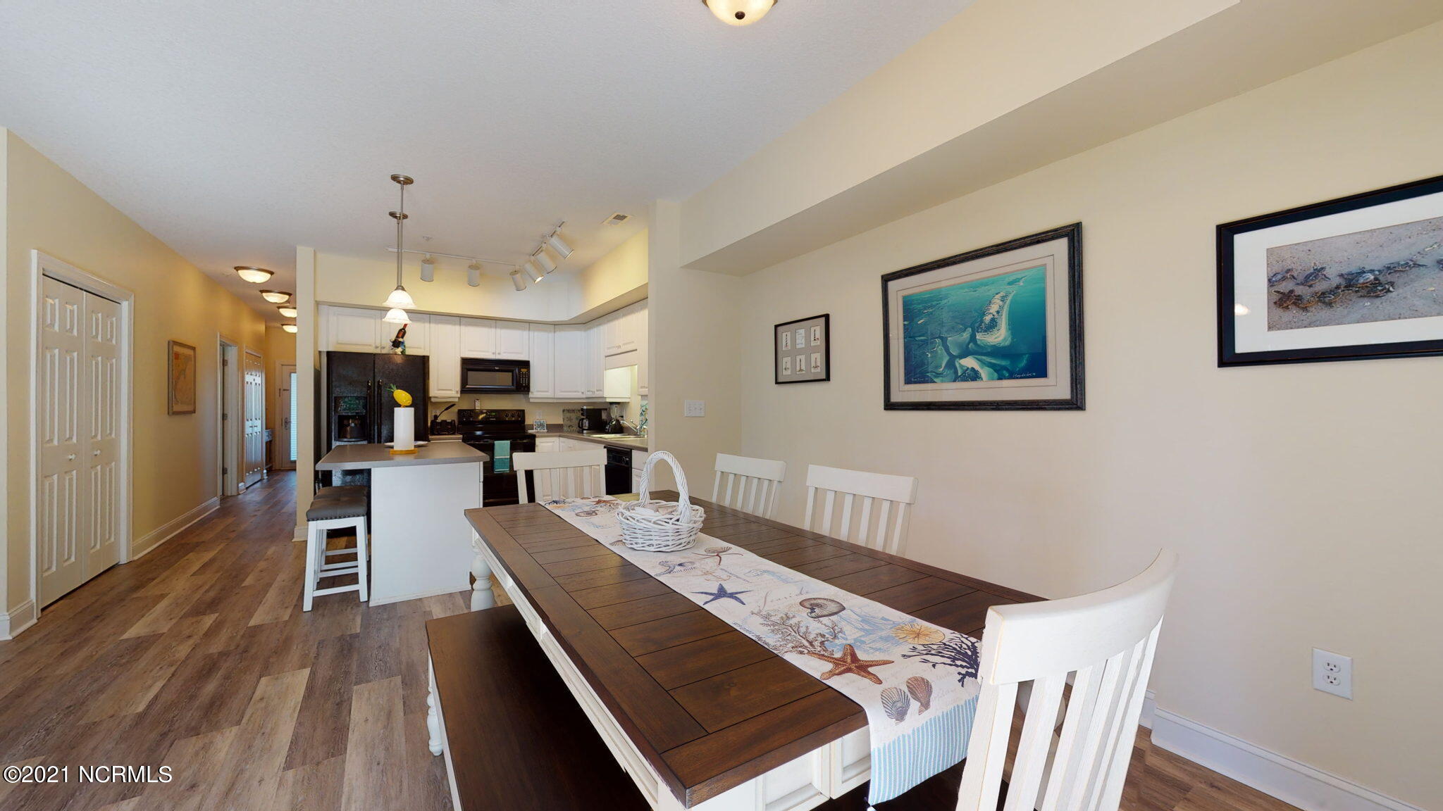 100 Lighthouse Lane, Unit B2 Cedar Point, NC 28584 - Photo 10 of 32 70ab39a8-6fb5-4325-94e4-7abc7e455e4b