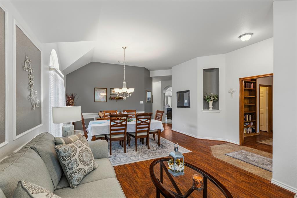 10802 St Annes Drive Rowlett, TX 75089 - Photo 8 of 40