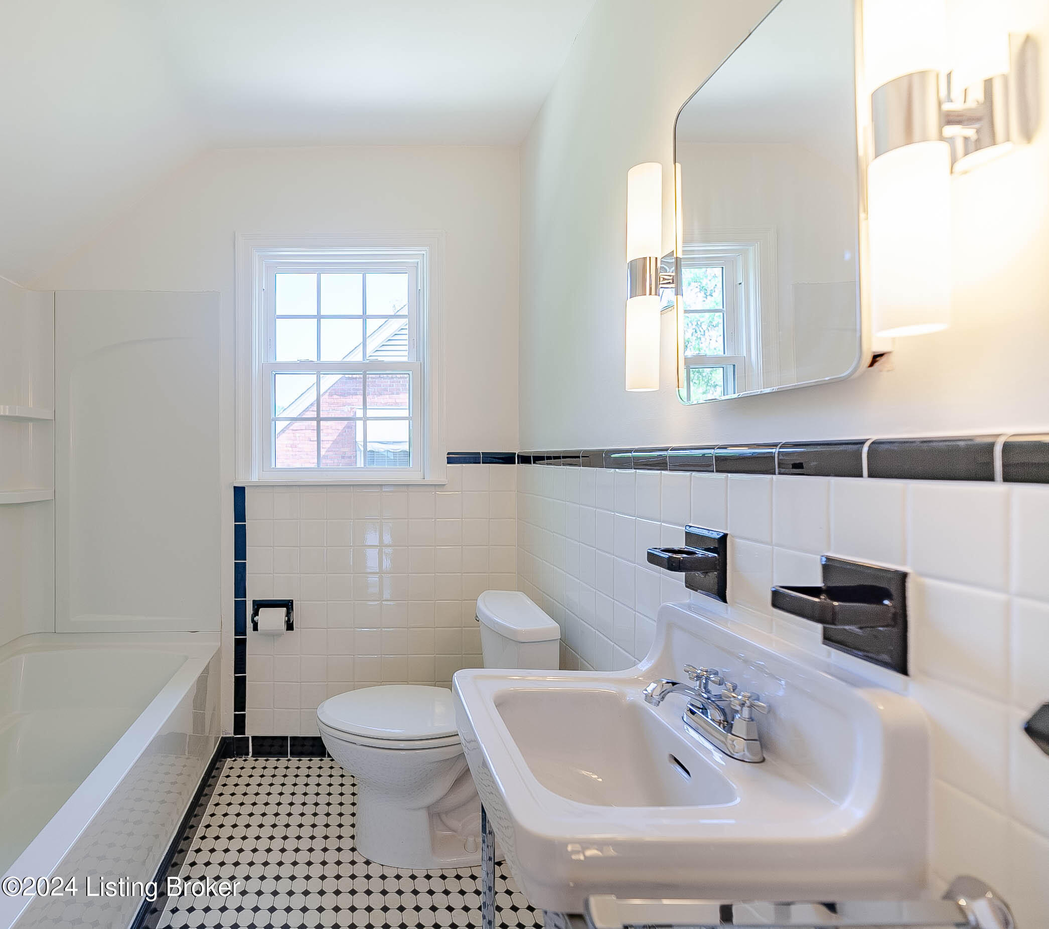 313 Sage Road Louisville, KY 40207 - Photo 26 of 33 SECOND FLOOR BATHROOM