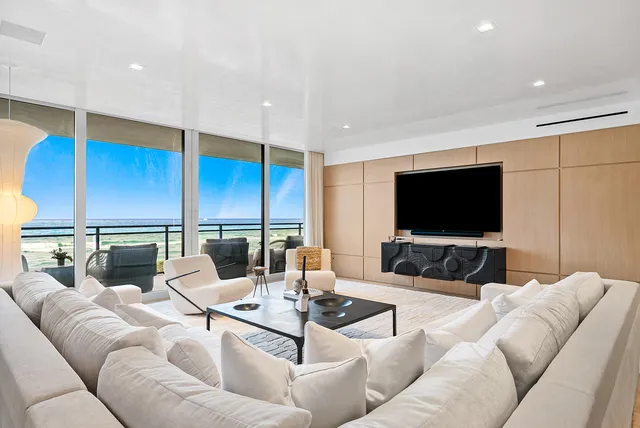 $7,150,000 | 3100 South Ocean Boulevard, Unit 203S, Palm Beach, FL 33480