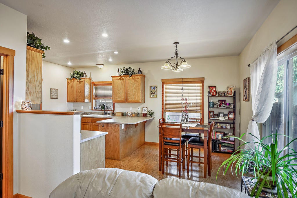618 Shadow Way Central Point, OR 97502 - Photo 21 of 36 SW(21)