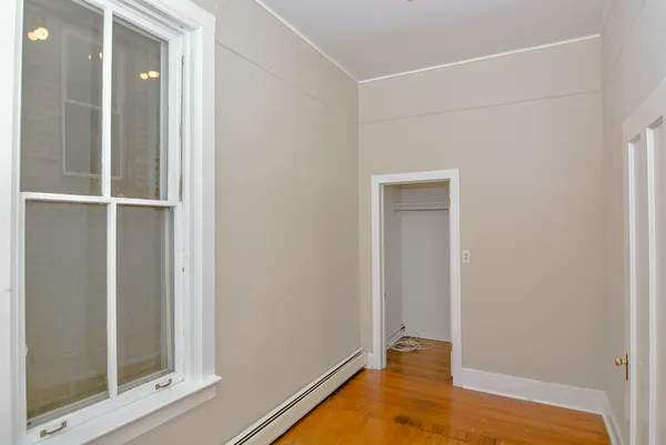 $2,800 | 1441 West Warner Avenue, Unit 1, Chicago, IL 60613