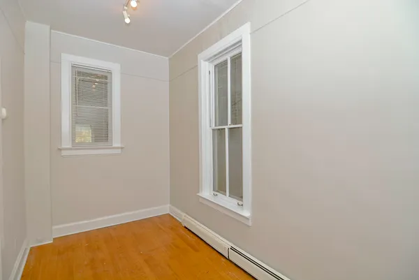 $2,800 | 1441 West Warner Avenue, Unit 1, Chicago, IL 60613