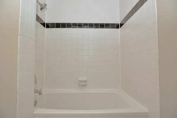 $2,800 | 1441 West Warner Avenue, Unit 1, Chicago, IL 60613