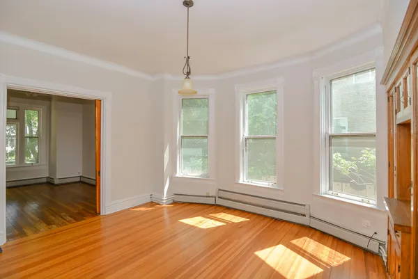 $2,800 | 1441 West Warner Avenue, Unit 1, Chicago, IL 60613