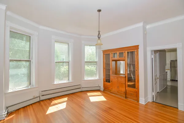 $2,800 | 1441 West Warner Avenue, Unit 1, Chicago, IL 60613