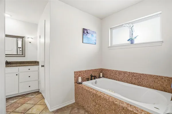 $640,000 | 7208 Tamarack Road, Benbrook, TX 76116