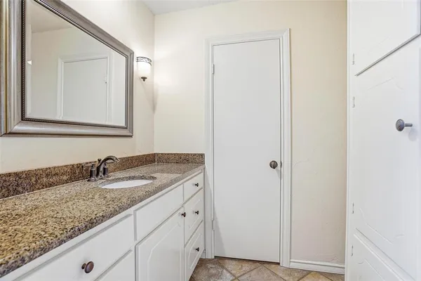 $640,000 | 7208 Tamarack Road, Benbrook, TX 76116