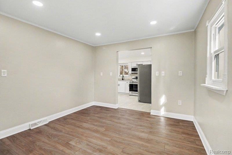 3329 Filbert Street Wayne, MI 48184 - Photo 5 of 24