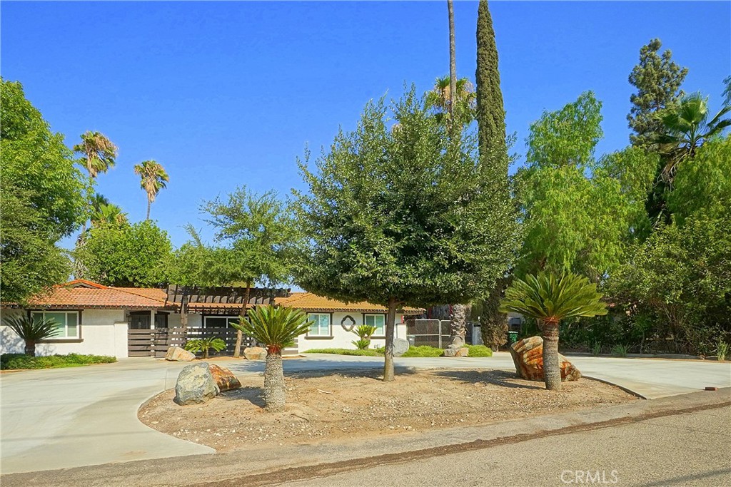 16100 Gamble Avenue Riverside, CA 92508 - Photo 2 of 31