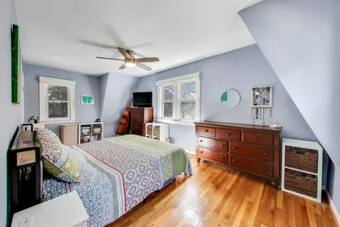$399,000 | 834 Carpenter Avenue, Oak Park, IL 60304